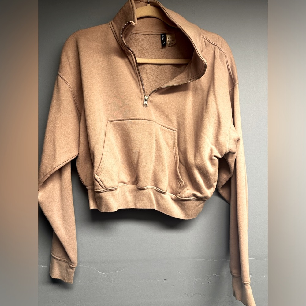 H&M quarter zip cropped tshirt